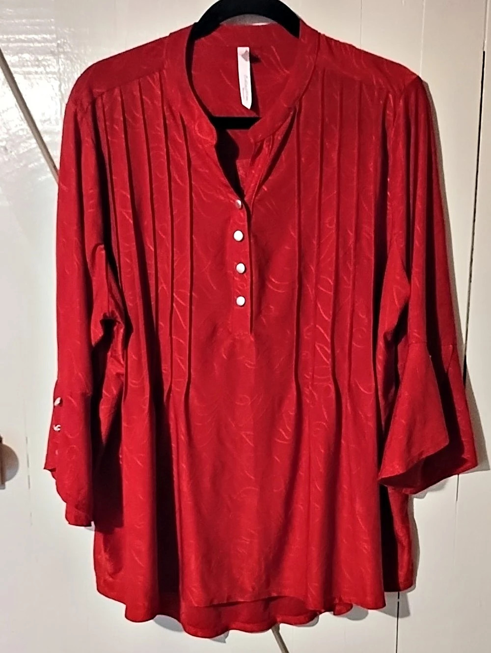 NY Collection Woman Floral Button Front Blouse in Red Like New 2X.